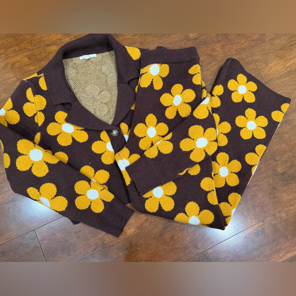 Women's Floral Knit Sweater and Pant Set - Brown and Yellow - Picture 3 of 5